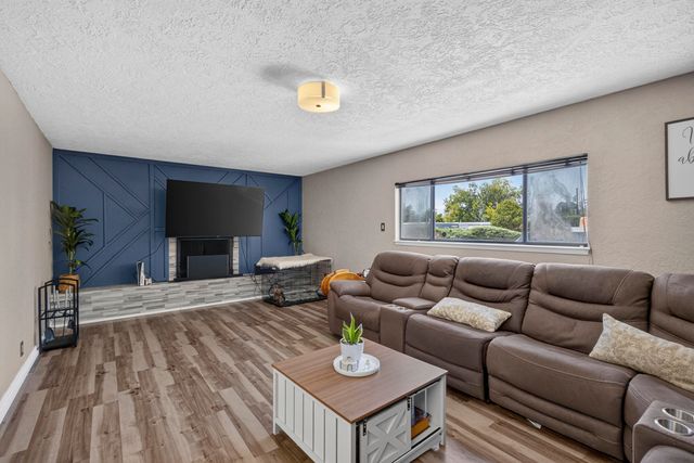 4004 Van Buren Street NE, Albuquerque, NM 87110