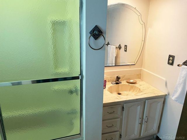 5639 Heathdale Avenue, Warren, MI 48092