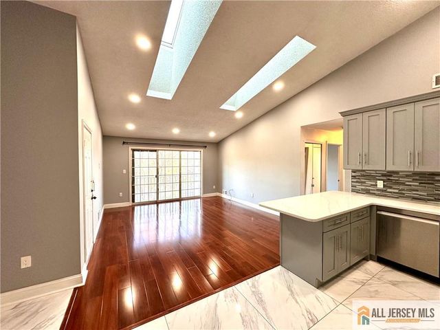 341 Wimbeldon Court, North Brunswick, NJ 08902