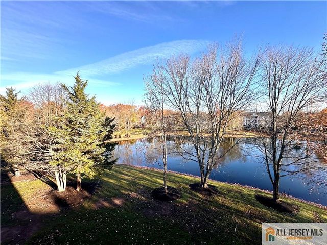 341 Wimbeldon Court, North Brunswick, NJ 08902