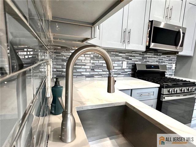 341 Wimbeldon Court, North Brunswick, NJ 08902