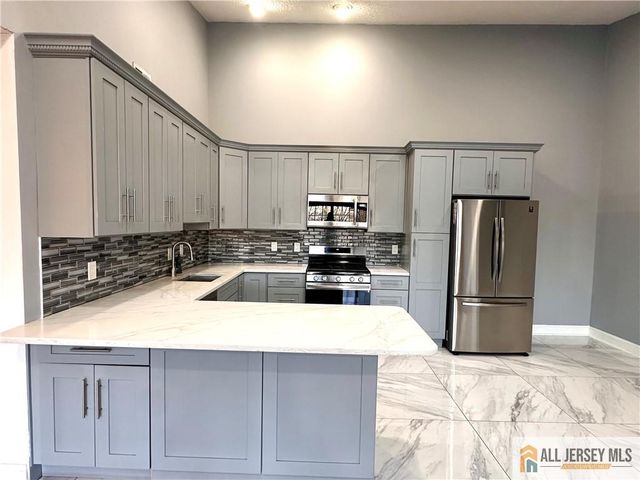 341 Wimbeldon Court, North Brunswick, NJ 08902