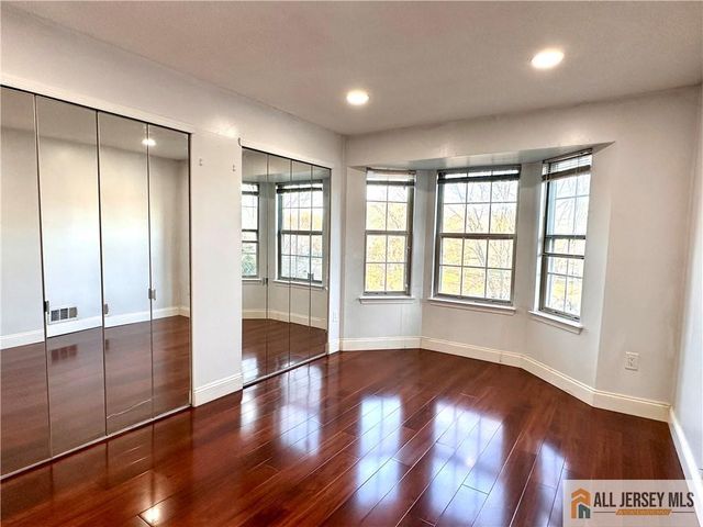 341 Wimbeldon Court, North Brunswick, NJ 08902