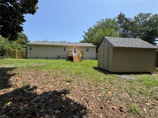 8217 Simons DR, Norfolk, VA 23505