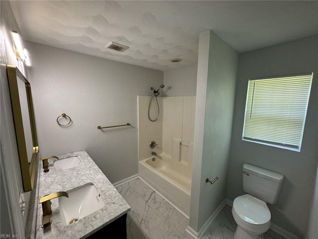 8217 Simons DR, Norfolk, VA 23505