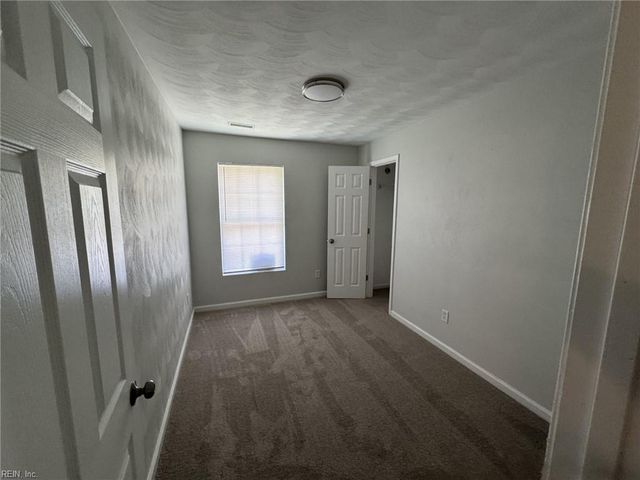 8217 Simons DR, Norfolk, VA 23505