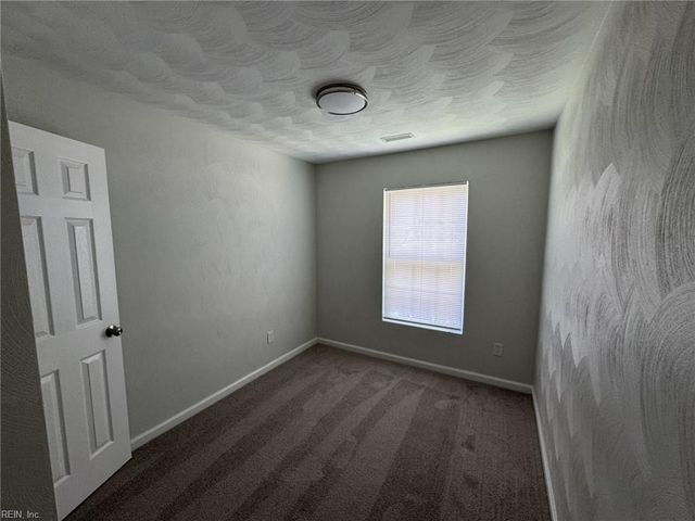 8217 Simons DR, Norfolk, VA 23505