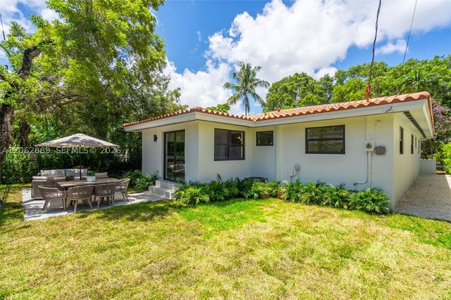 536 Minorca Ave, Coral Gables, FL 33134