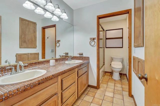 2702 Country Club Drive, Escondido, CA 92029