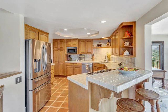 2702 Country Club Drive, Escondido, CA 92029