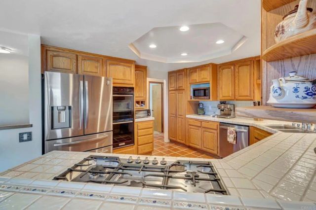 2702 Country Club Drive, Escondido, CA 92029