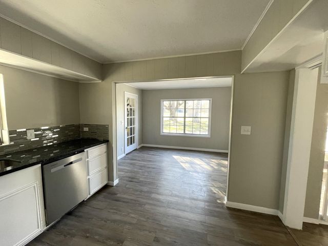 104 County Road 2401, Hull, TX 77564