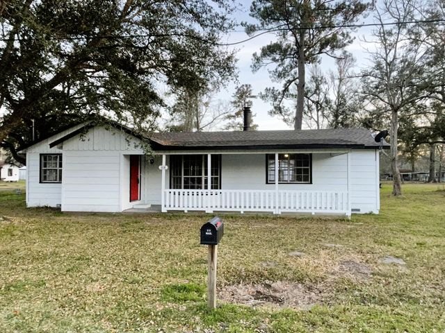 104 County Road 2401, Hull, TX 77564