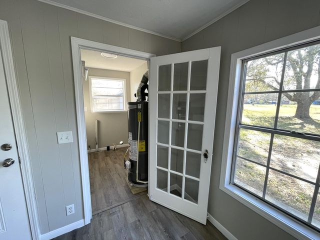 104 County Road 2401, Hull, TX 77564