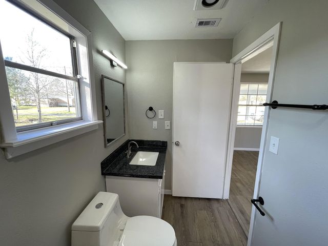 104 County Road 2401, Hull, TX 77564