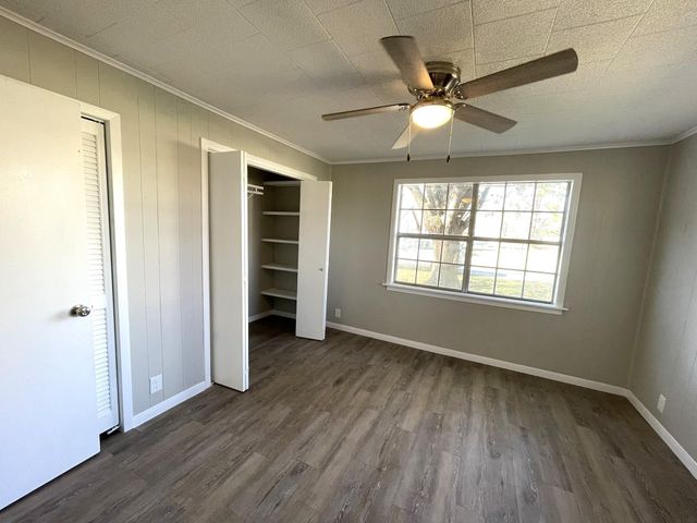 104 County Road 2401, Hull, TX 77564