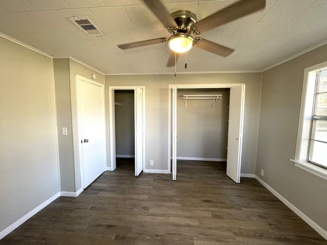 104 County Road 2401, Hull, TX 77564