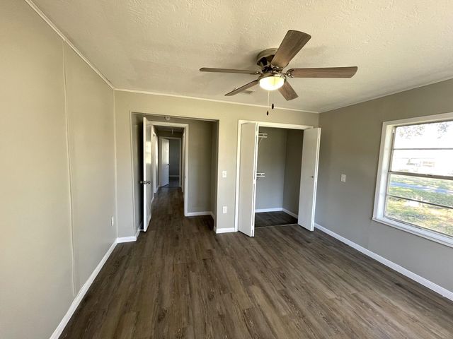 104 County Road 2401, Hull, TX 77564