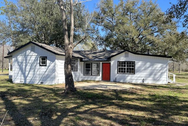 104 County Road 2401, Hull, TX 77564