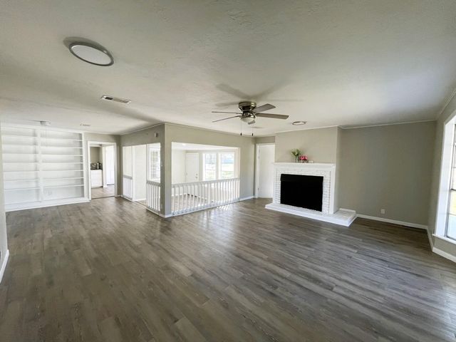 104 County Road 2401, Hull, TX 77564