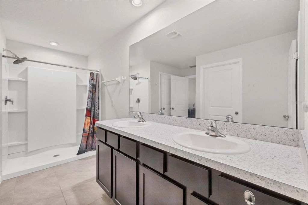 Image 18 of property listing at 3816 CALAMITY TERRACE, Bradenton, FL 34208