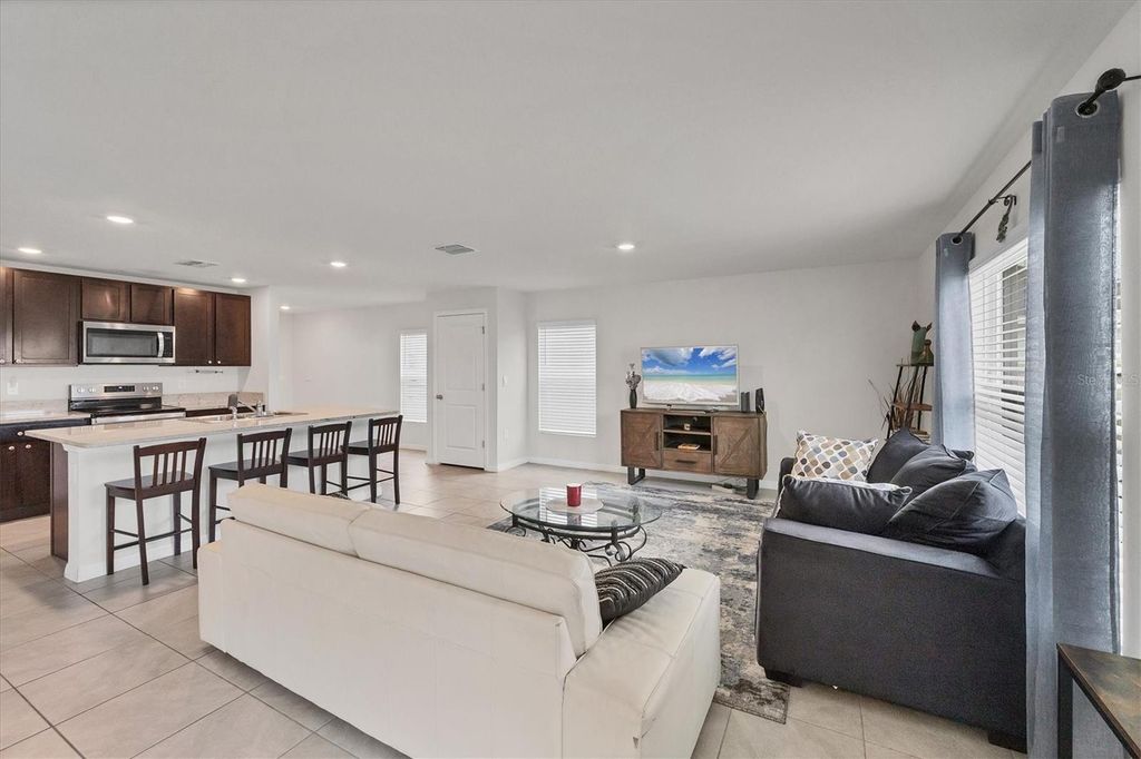 Image 5 of property listing at 3816 CALAMITY TERRACE, Bradenton, FL 34208