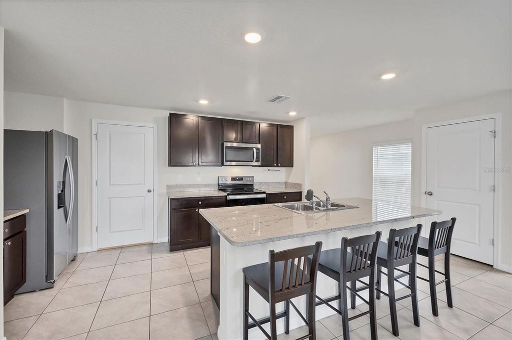 Image 9 of property listing at 3816 CALAMITY TERRACE, Bradenton, FL 34208