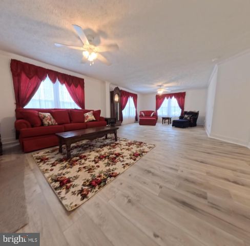 110 E HARBOR DR, Reedville, VA 22539