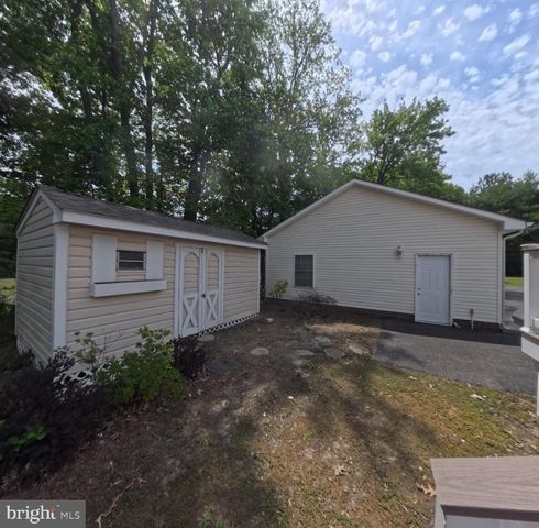 110 E HARBOR DR, Reedville, VA 22539