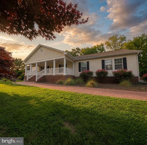 110 E HARBOR DR, Reedville, VA 22539