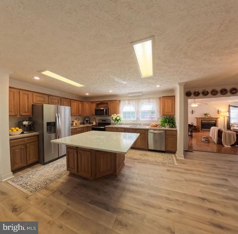 110 E HARBOR DR, Reedville, VA 22539