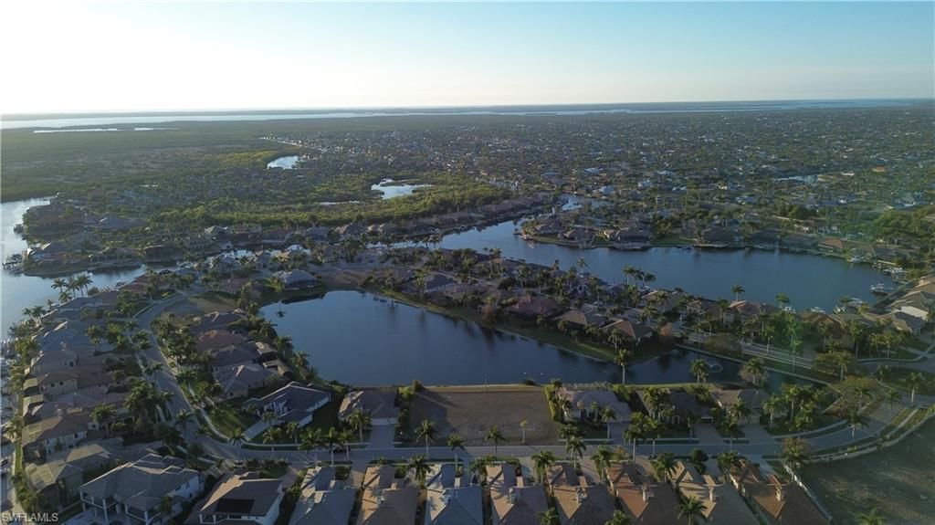 Image 2 of property listing at 5808 Harbour CIR, Cape Coral, FL 33914