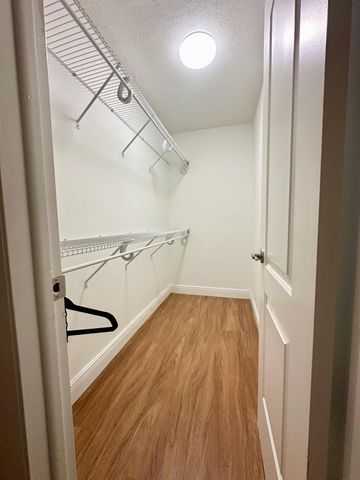 446 Burgundy J 446, Delray Beach, FL 33484