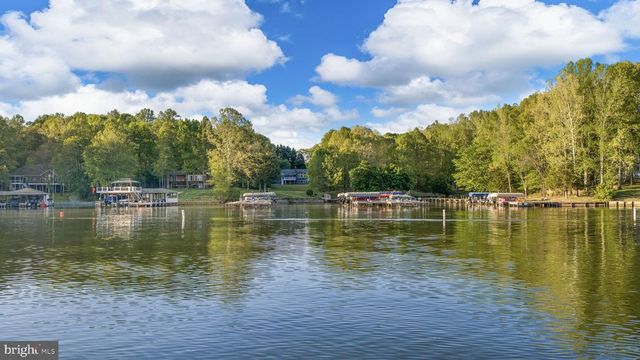 5500 HICKORY TREE LN, Mineral, VA 23117