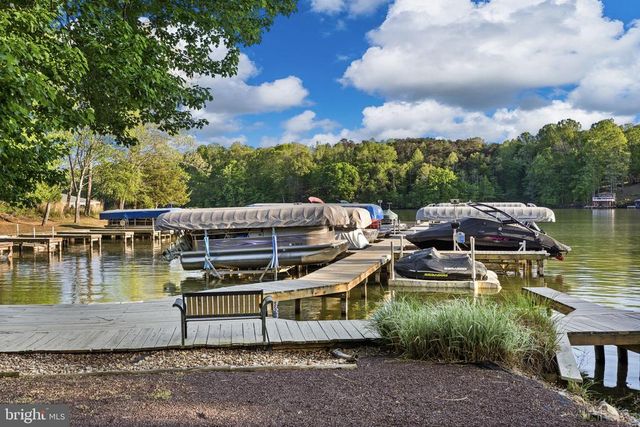 5500 HICKORY TREE LN, Mineral, VA 23117