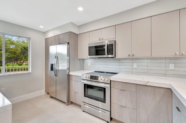 14095 Royal Vista Drive 202, Delray Beach, FL 33484