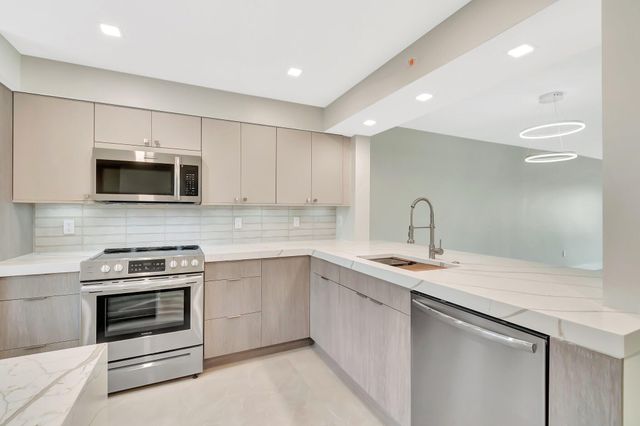 14095 Royal Vista Drive 202, Delray Beach, FL 33484