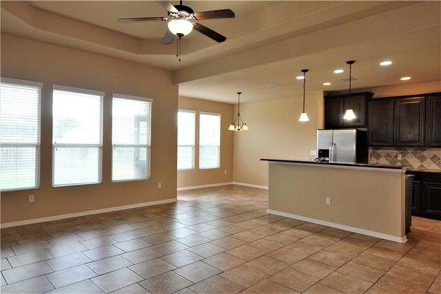 1006 Imperial St, Portland, TX 78374