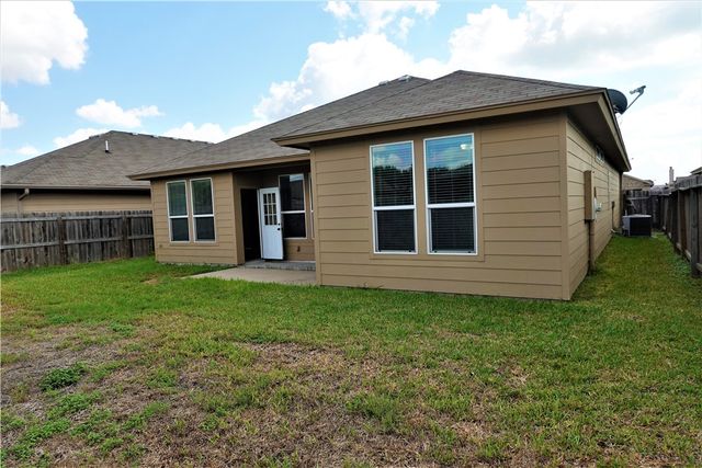 1006 Imperial St, Portland, TX 78374