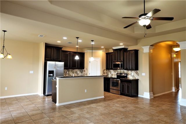 1006 Imperial St, Portland, TX 78374