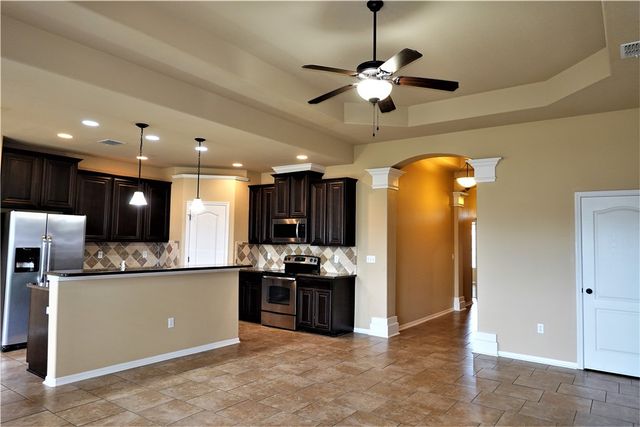 1006 Imperial St, Portland, TX 78374