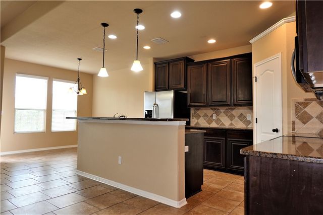 1006 Imperial St, Portland, TX 78374