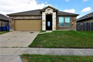 1006 Imperial St, Portland, TX 78374