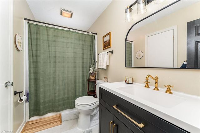 713 Lake Drive, Kernersville, NC 27284