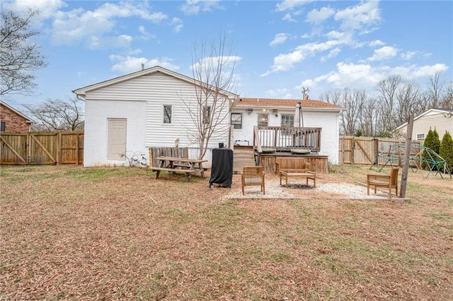 713 Lake Drive, Kernersville, NC 27284