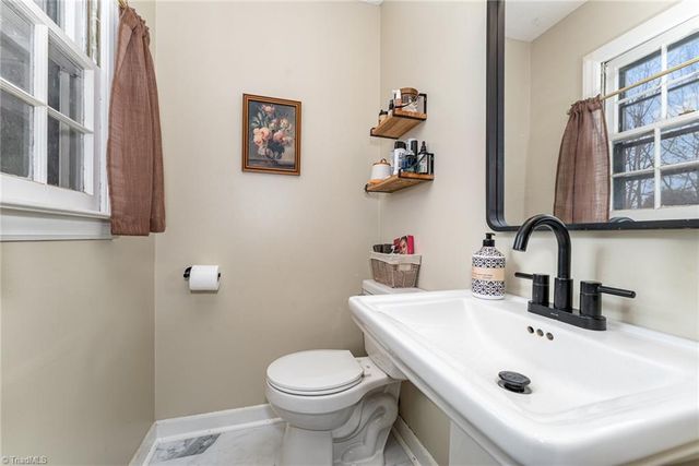 713 Lake Drive, Kernersville, NC 27284