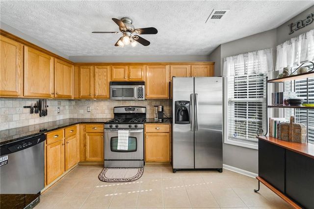 202 Weatherstone Crossing, Woodstock, GA 30188