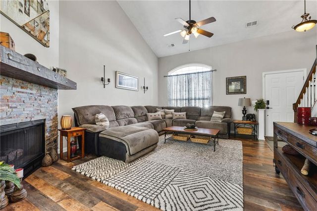 202 Weatherstone Crossing, Woodstock, GA 30188