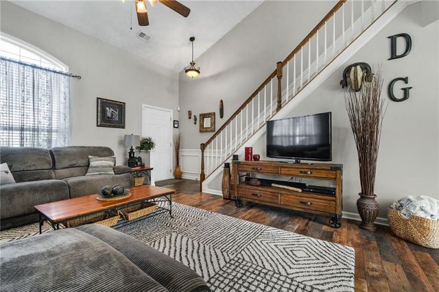 202 Weatherstone Crossing, Woodstock, GA 30188