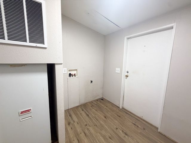 402 E College Avenue, Alvarado, TX 76009